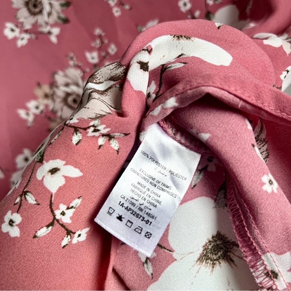 3/25$💥 Ardene Top Shirt Floral Pink Medium Women Short sleeve - Picture 3 of 4